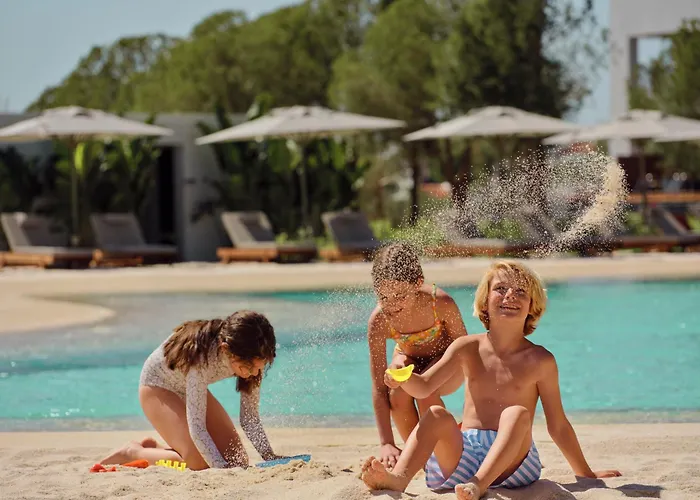 Anda Barut Collection فندق 5*